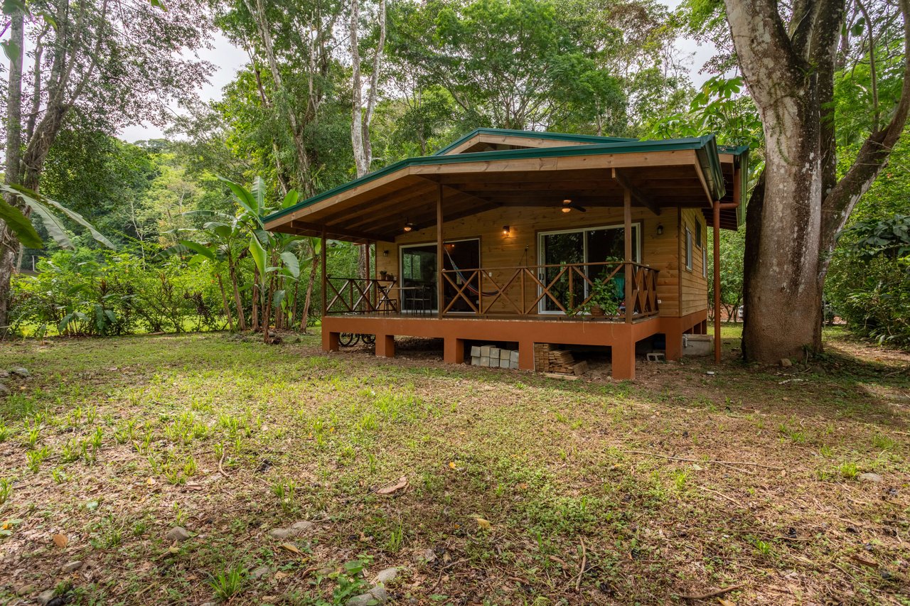 BARU RIVERFRONT HOME CLOSE TO THE BEACH IN DOMINICAL COSTA RICA