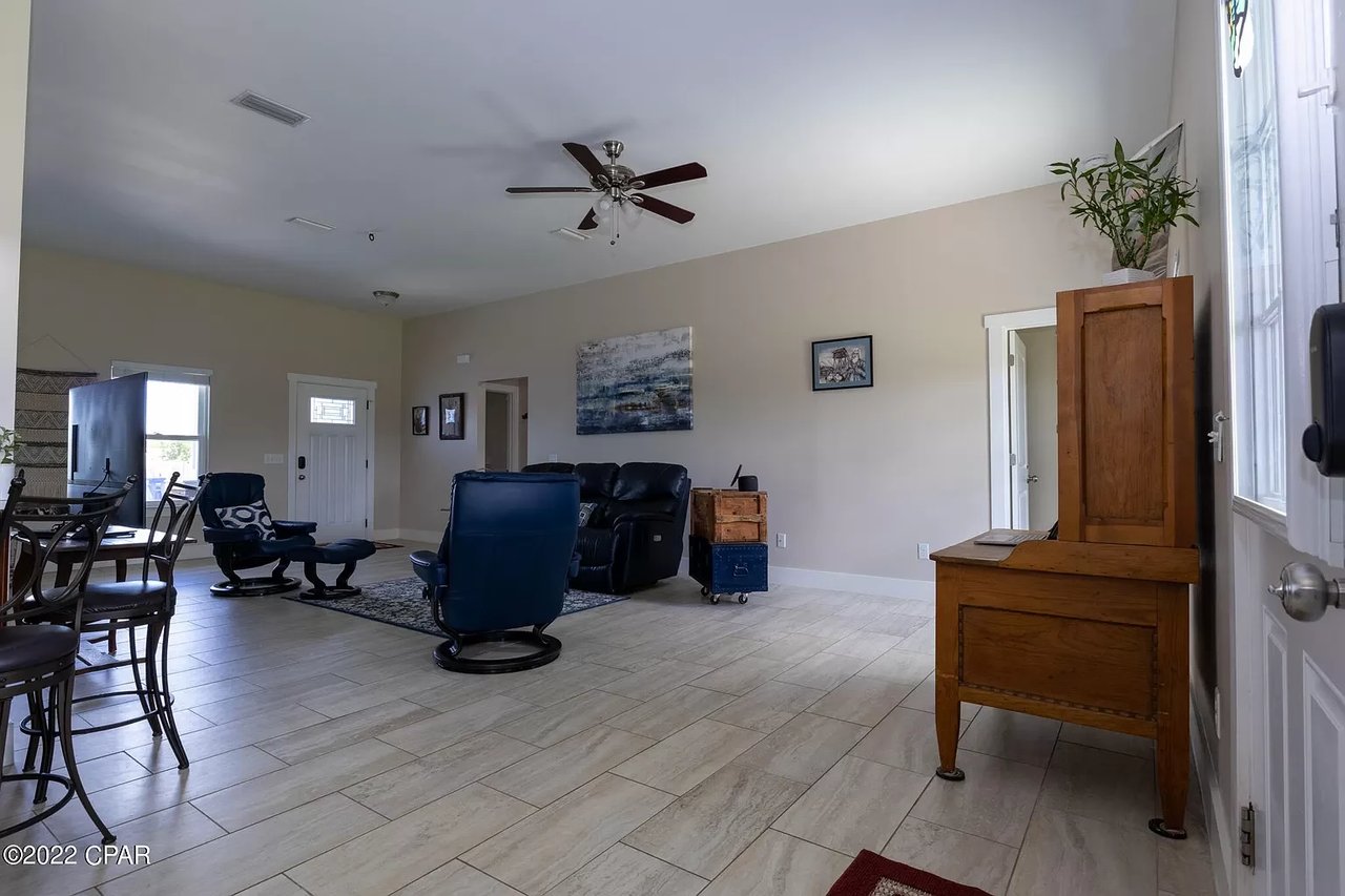 901 AMBER Way