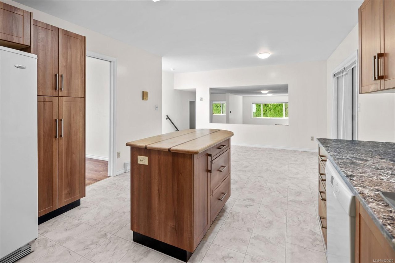 4243 Panorama Dr