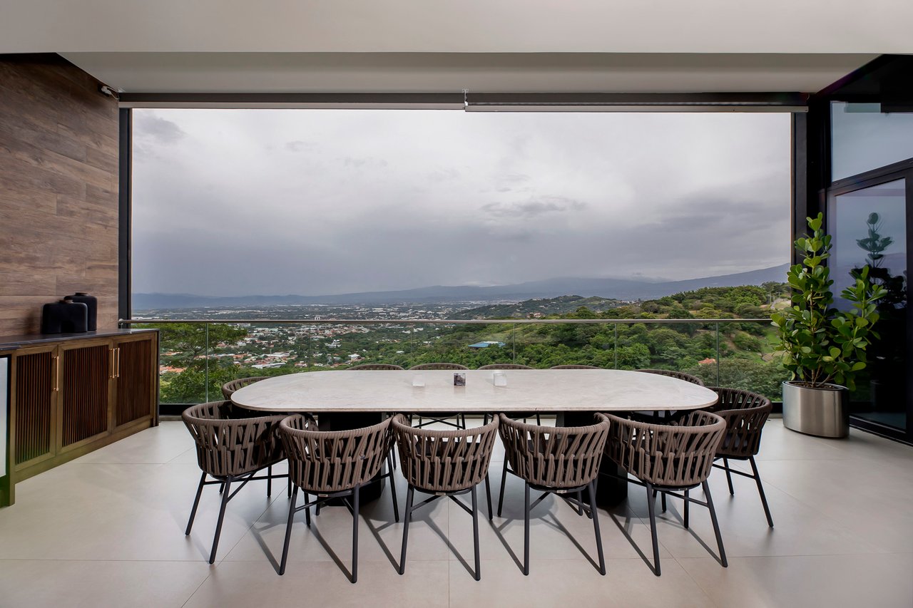 Panoramic Terrace Mountain Condo, Santa Ana, San Jose