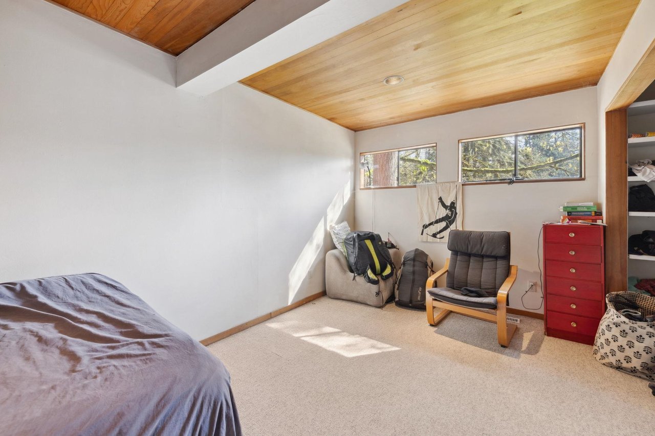 2240 Windridge Dr