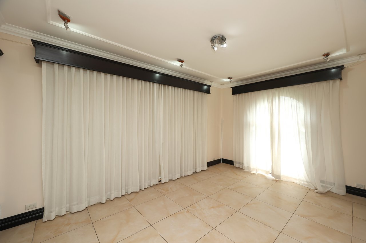 Luxury City Estate, Curridabat, San Jose