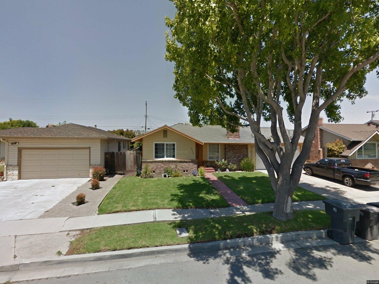 231 La Mesa Dr