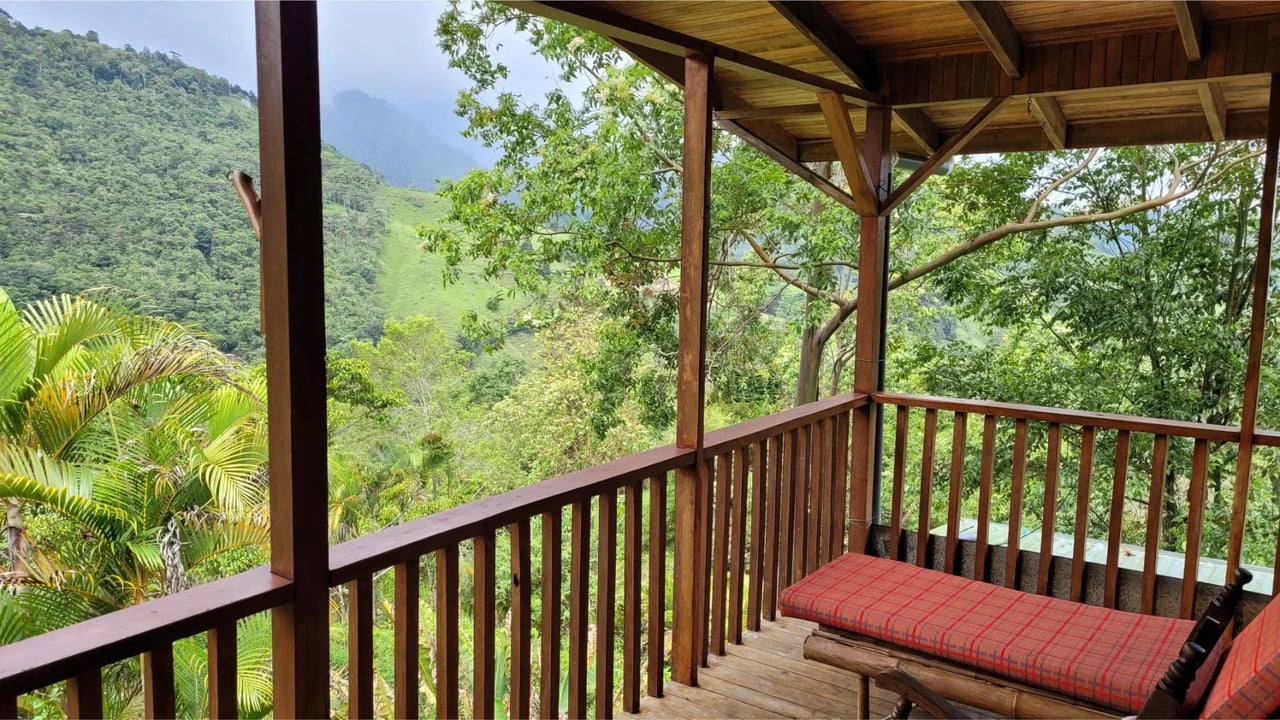Mountain Retreat with Guest Cabin, Perez Zeledon, San Jose
