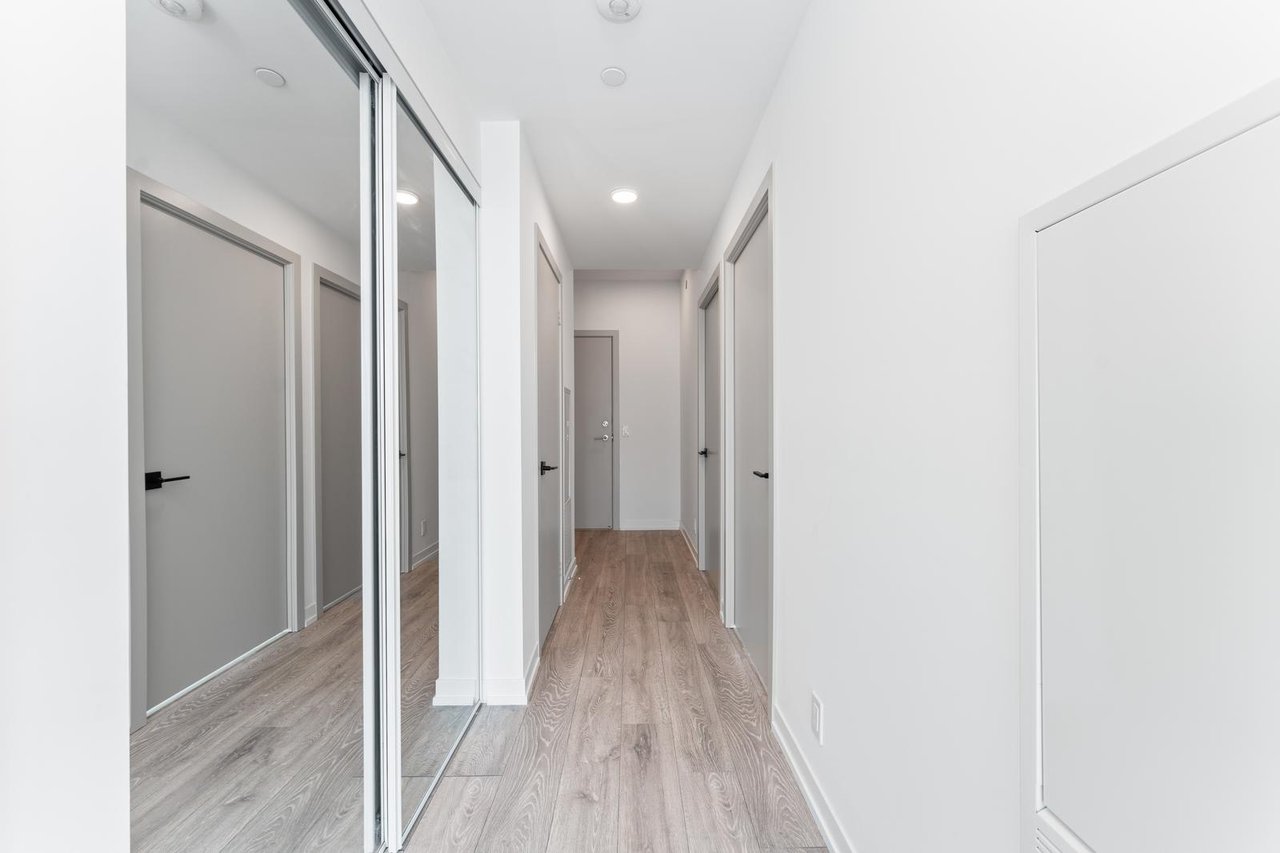 2020 Bathurst St Unit: 1121