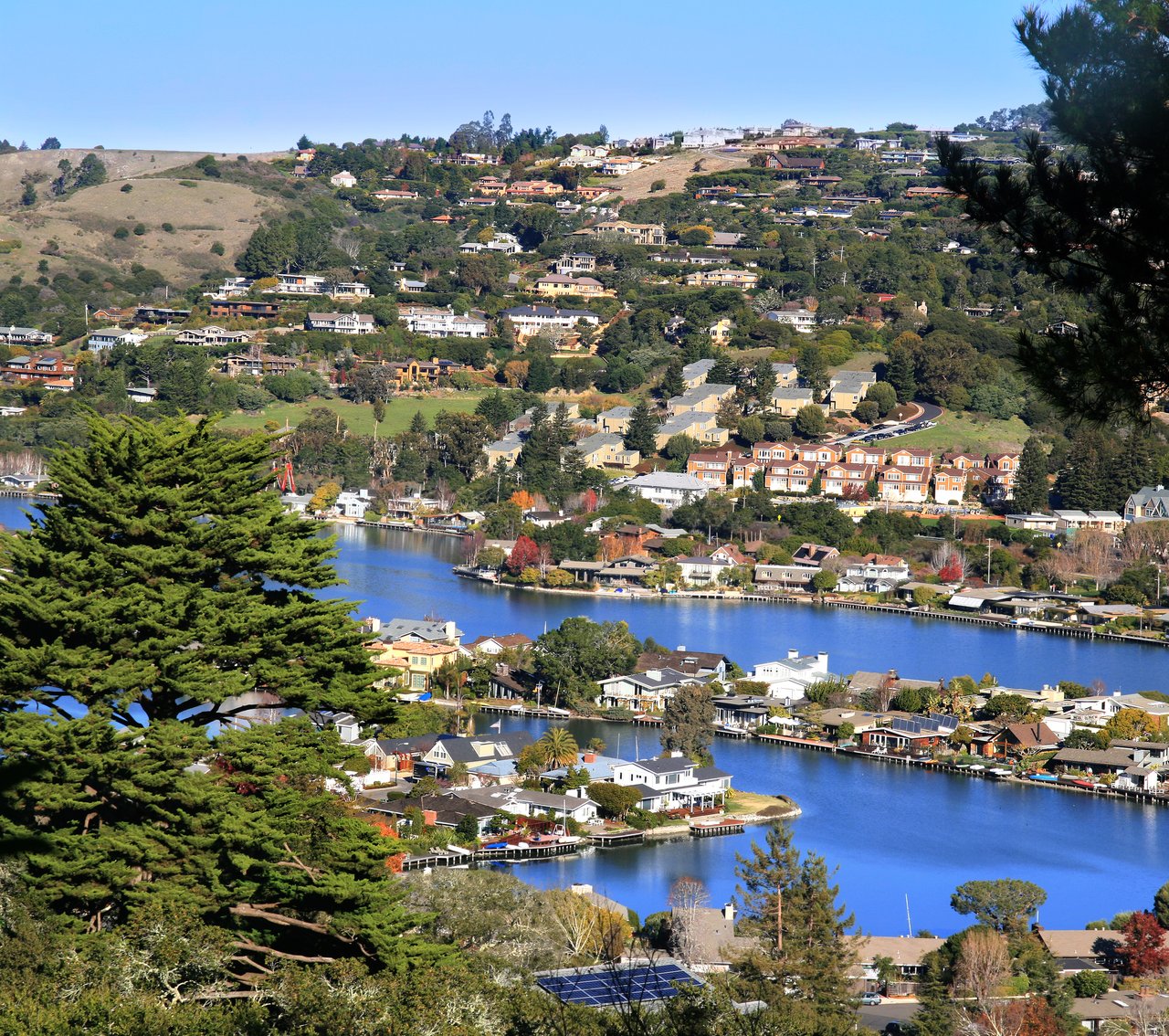 Median Price, Average Dollar per Square Foot & Median Home Size by City in 2018