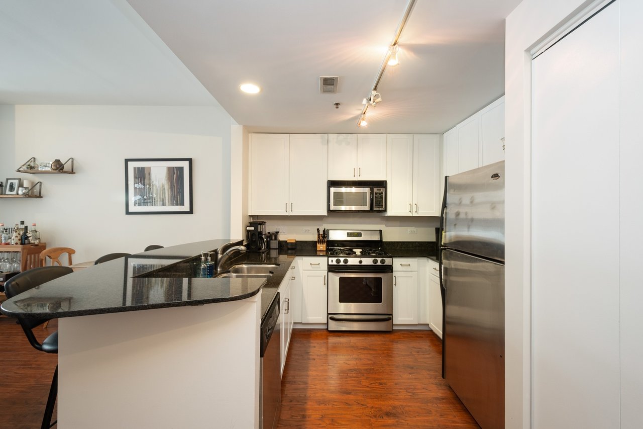 600 W Drummond Place # 318