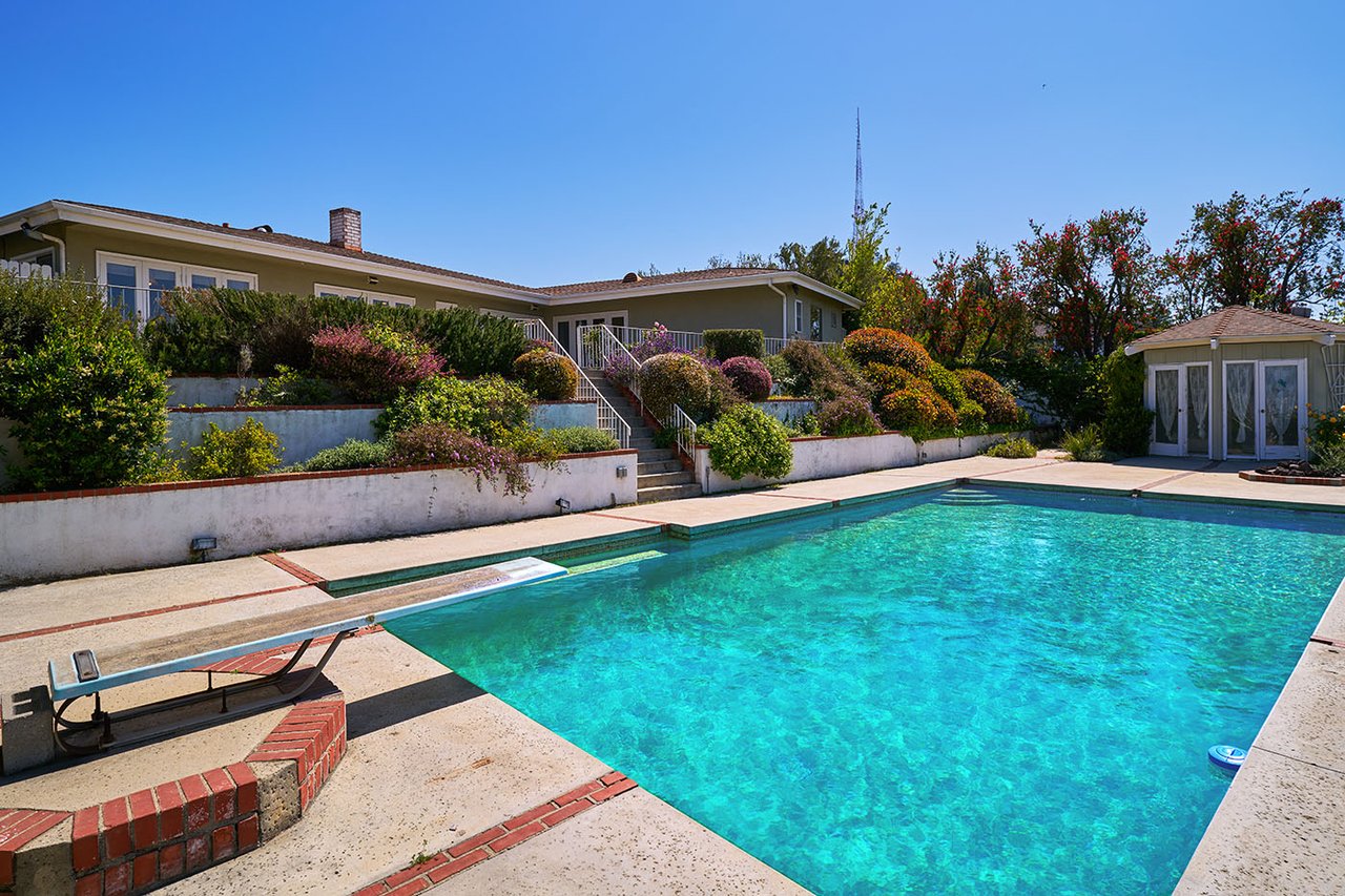  2715 Edwin Pl