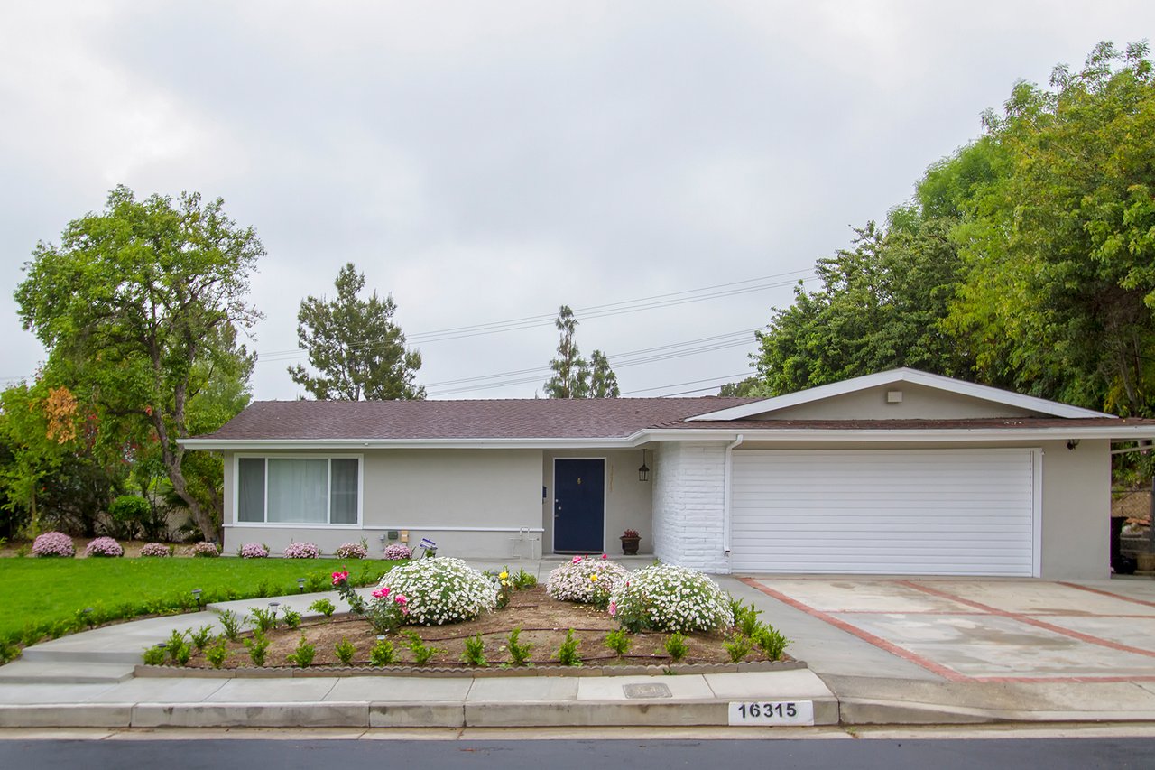 16315 Midwood Dr