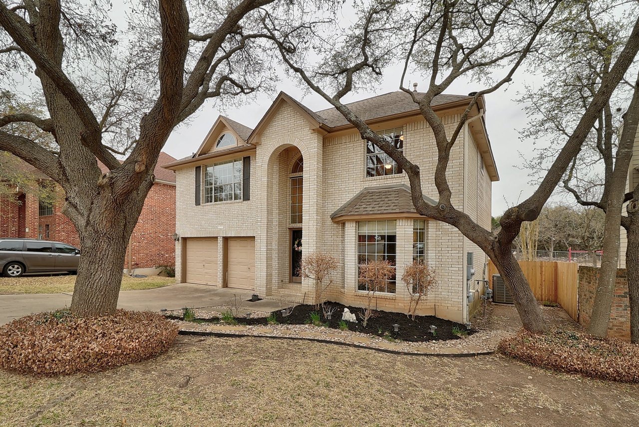 2432 Falcon Dr