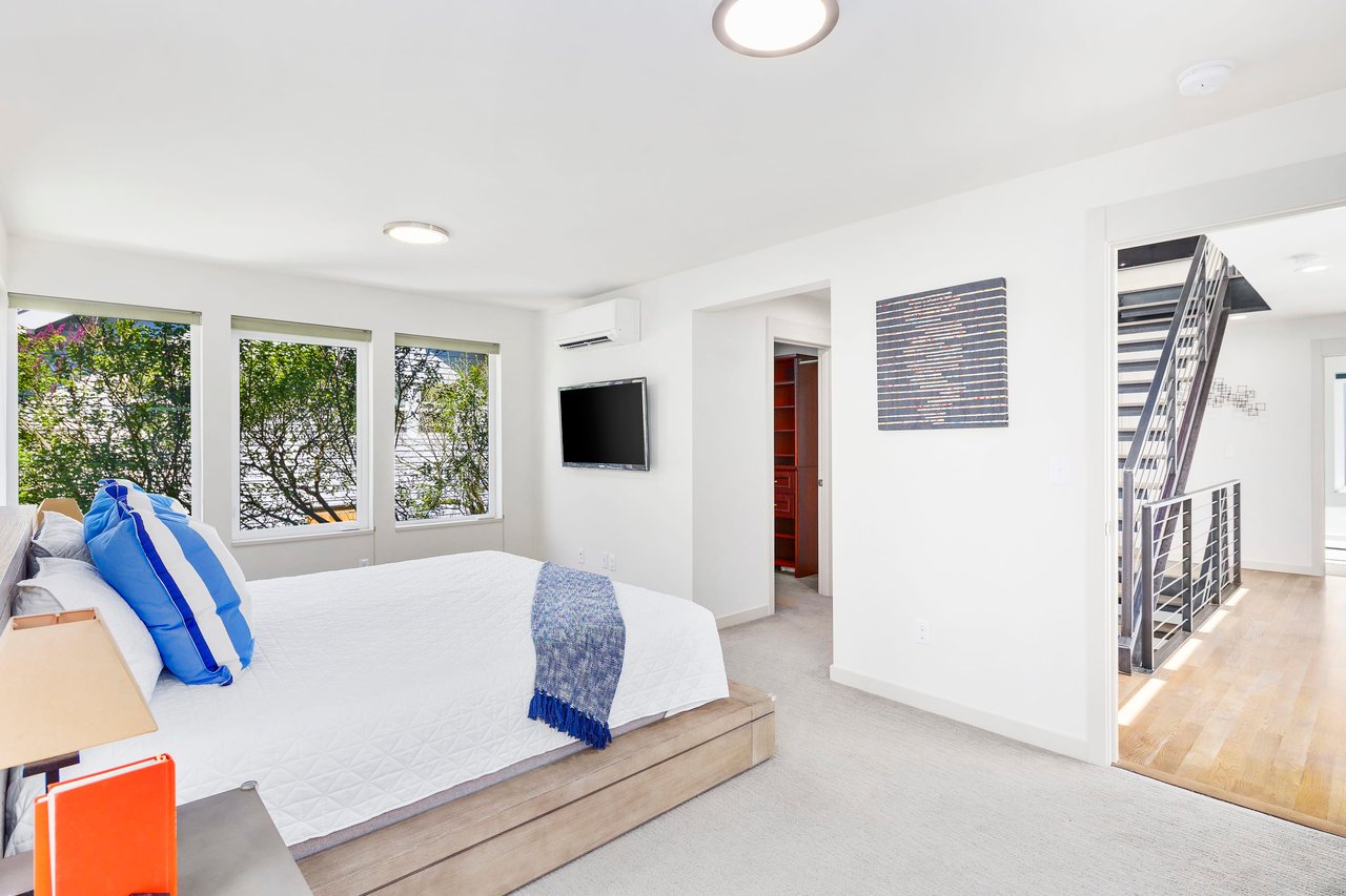 2418 NW 64th St