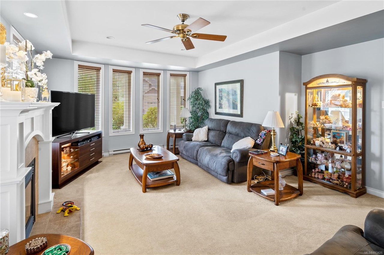1260 Rockhampton Close