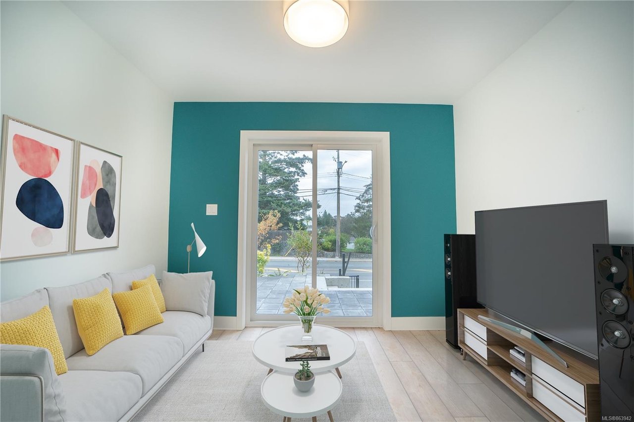 2-1052 Tillicum Rd, Saanich
