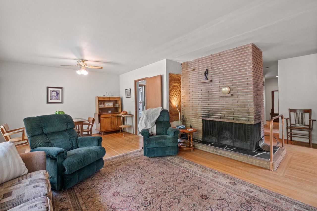 2239 Windridge Dr