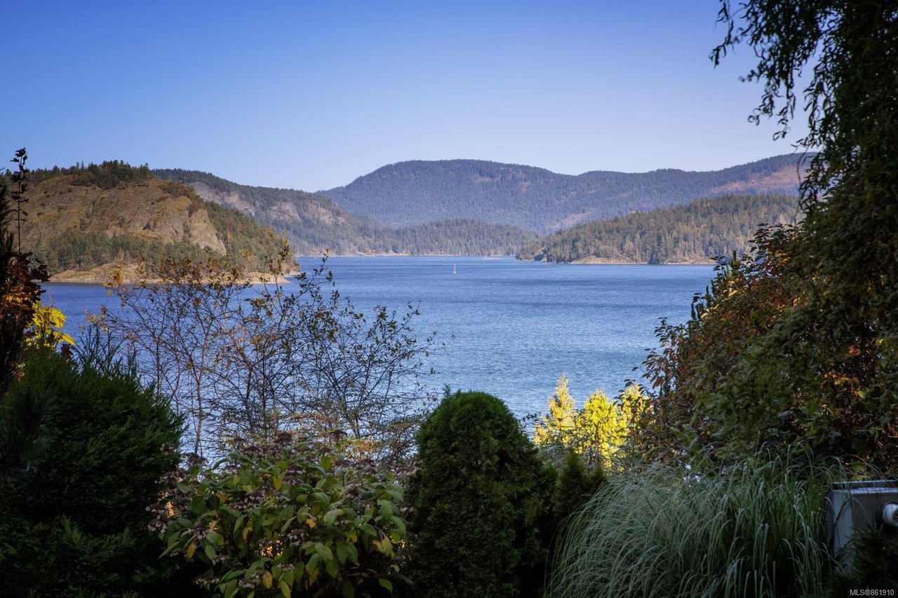 4349 Kingscote Rd, Cobble Hill