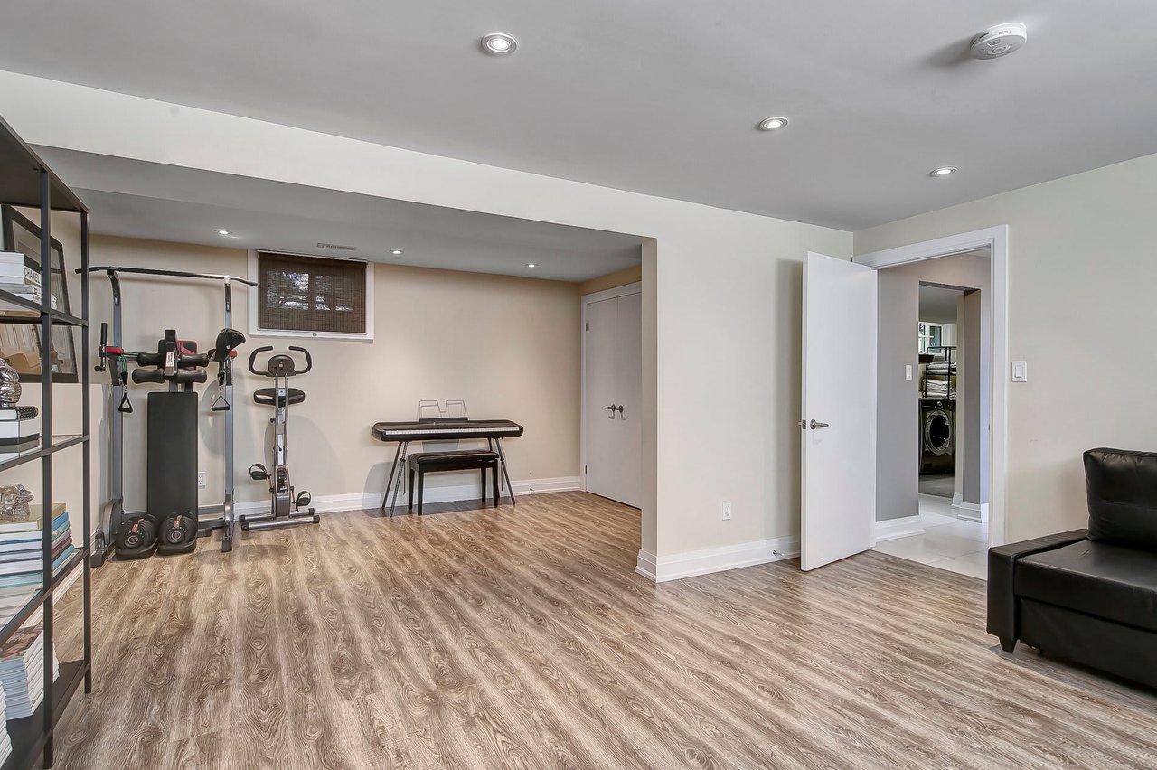 3177 The Credit Woodlands