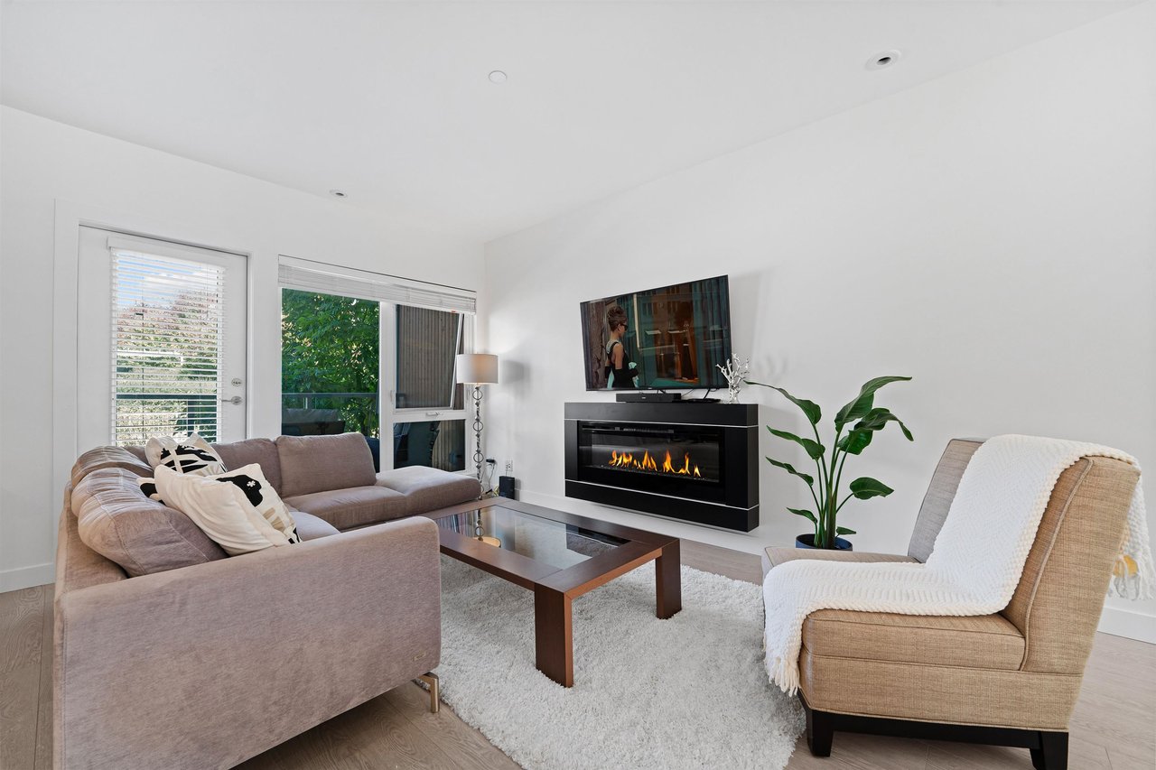 16-3595 Salal Drive, North Vancouver