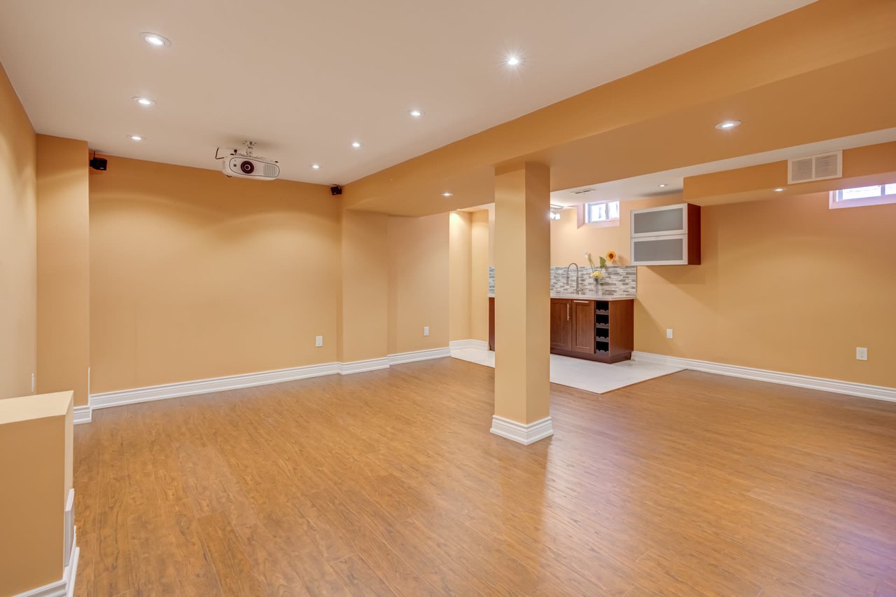 11 Cathmar Dr