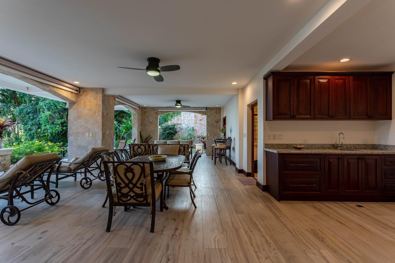 Private Ocean View Estate, Dominical, Puntarenas