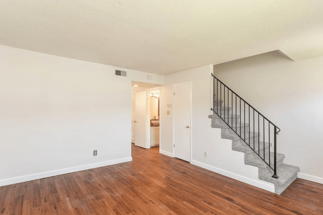 220 Old Clinton Pike APT 8