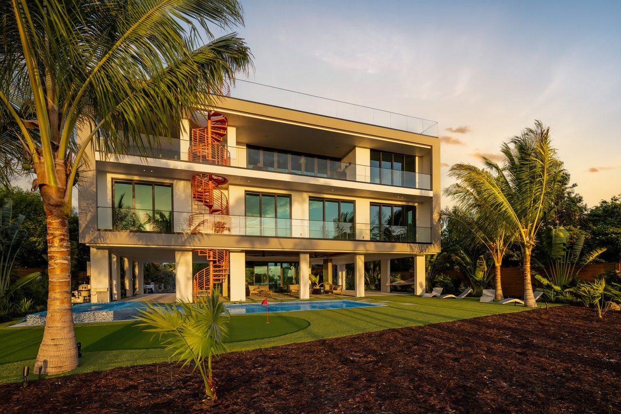 July 2024 - DISCOVER WATERFRONT ELEGANCE: A MODERN MASTERPIECE FOR SALE IN KEY LARGO