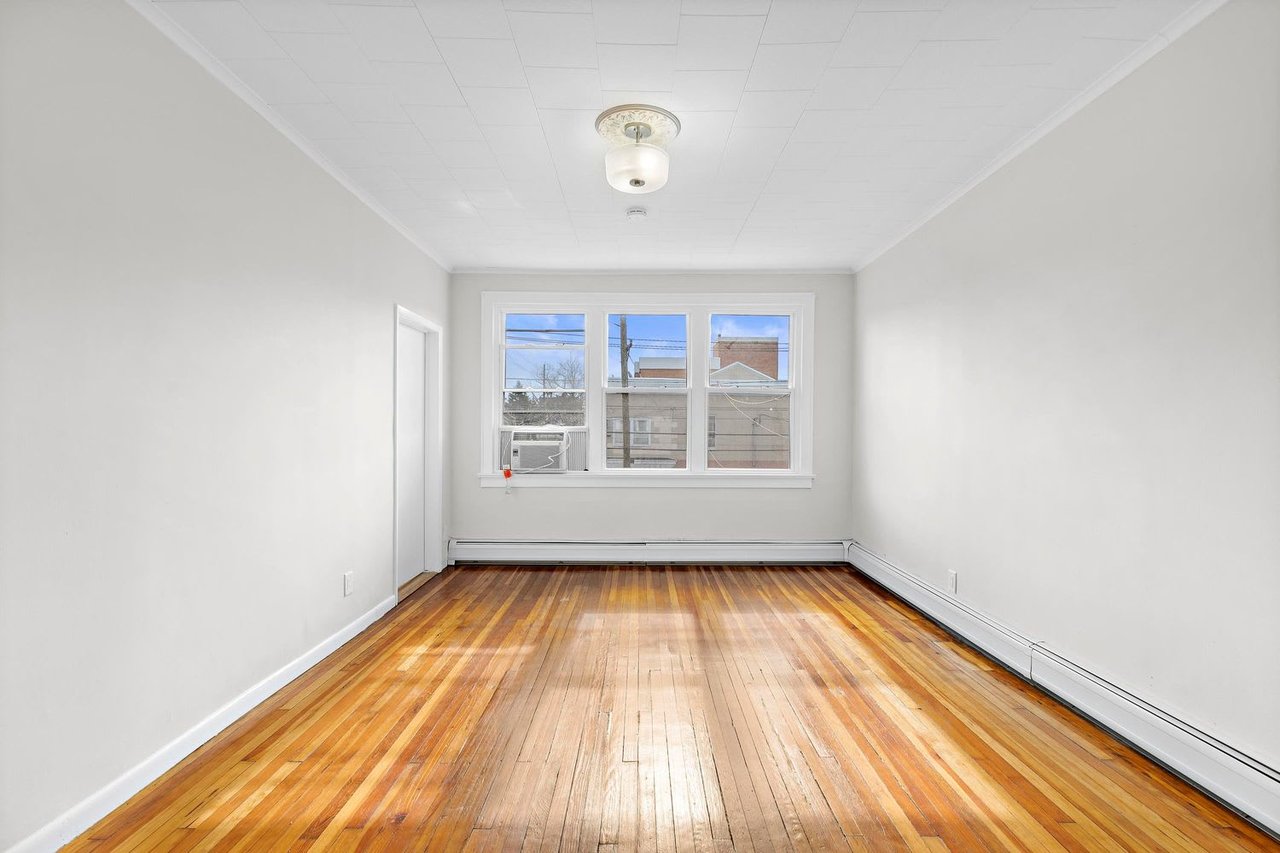 75 Nelson Ave, #2