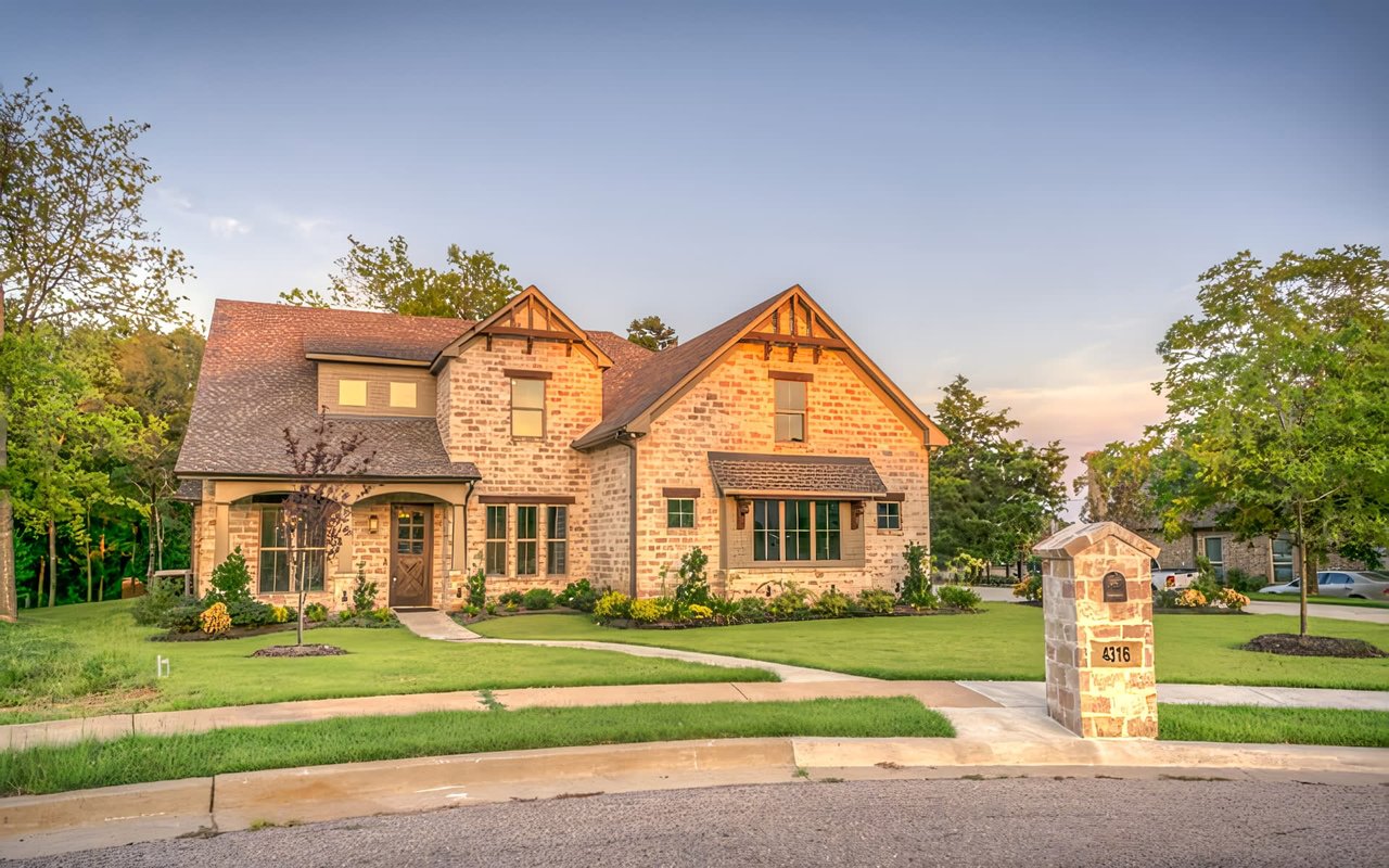 7 Tips for Handling Multiple Offers on Different Homes