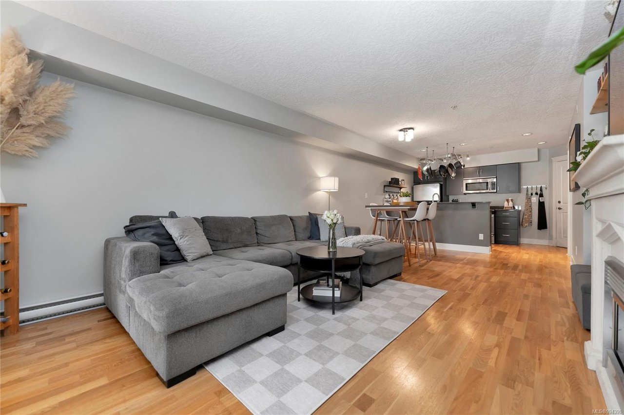 204-2717 Peatt Rd