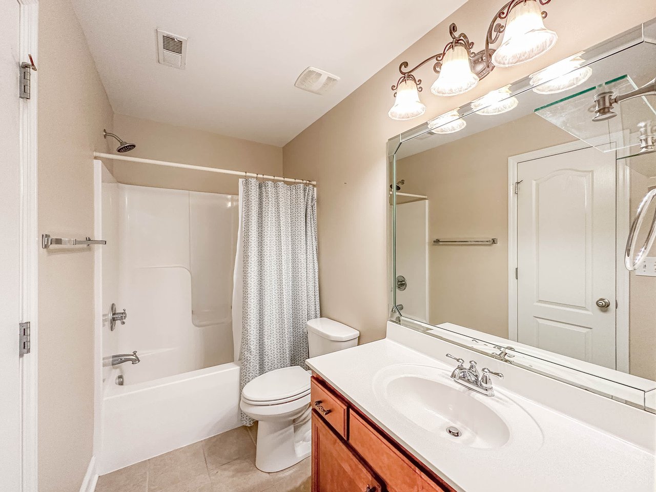 2303 Palisades Court with 5 Bedrooms!!!
