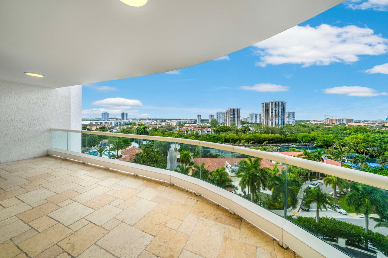 6000 Island Blvd Unit: 1007