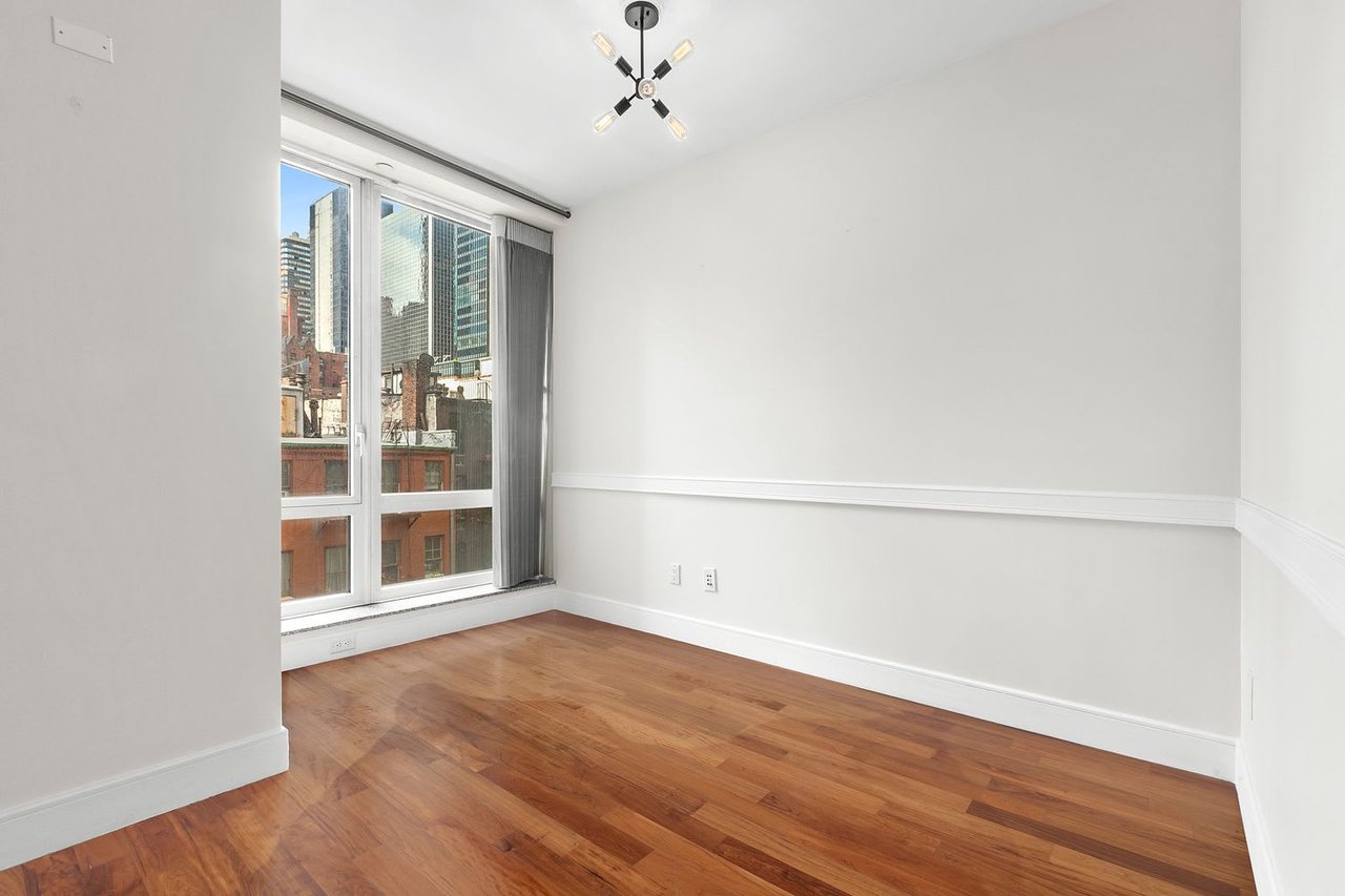 250 East 53rd Street Unit: 601