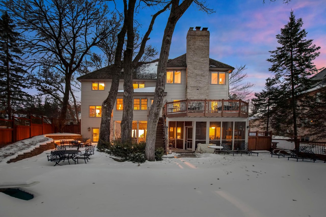 Beautifully Updated Eden Prairie Home on Quiet Cul-De-Sac!