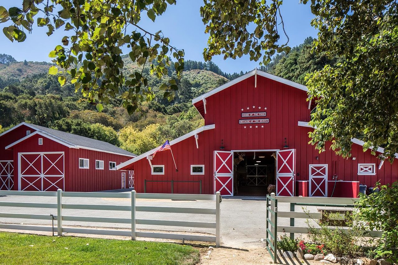 1 Valley Hills Ln