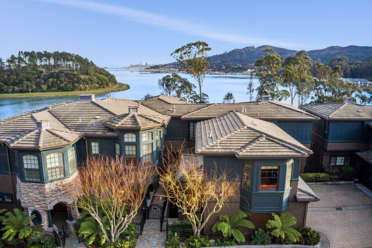 54 De Silva Island Drive