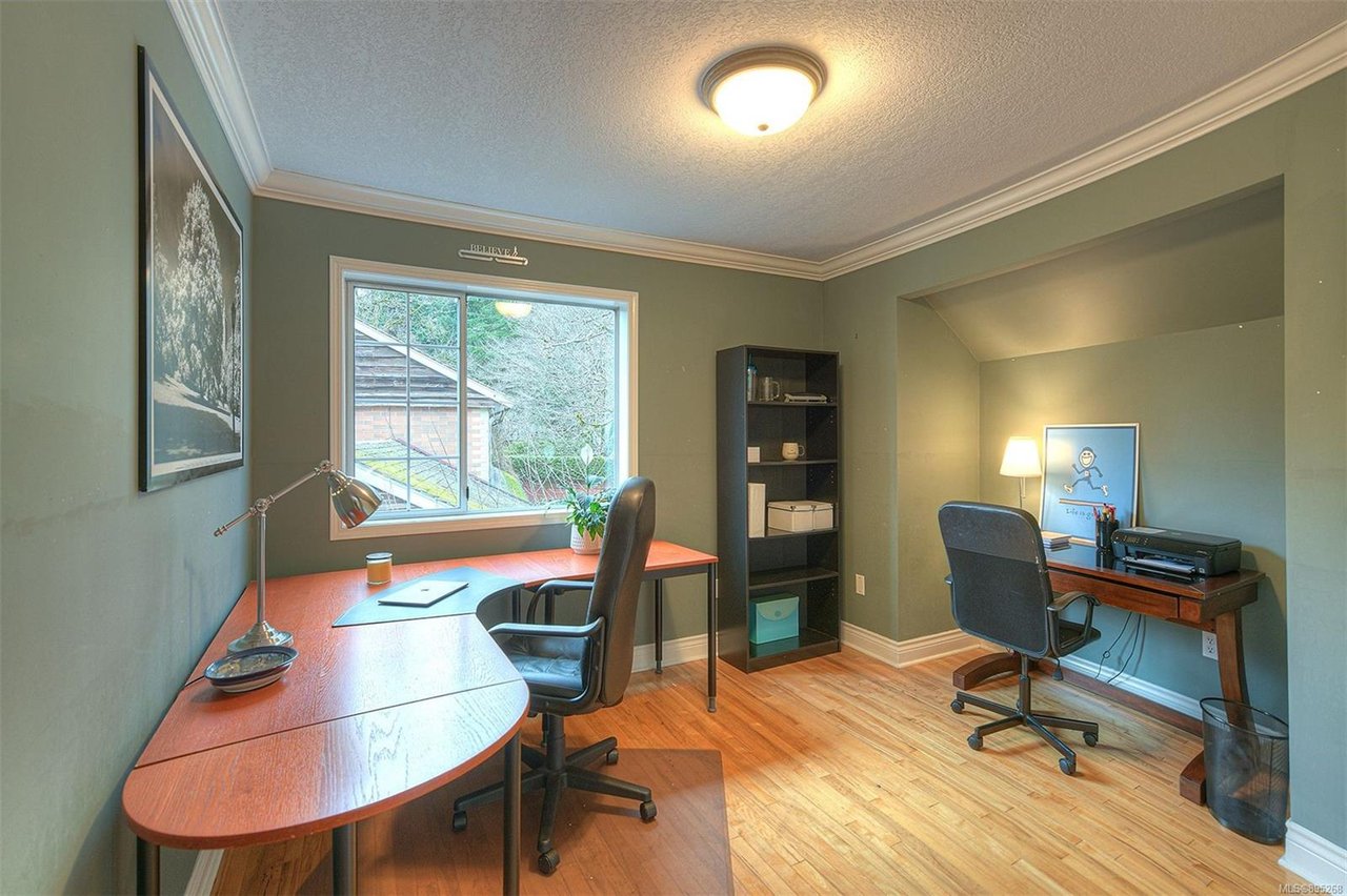 751 Helvetia Cres