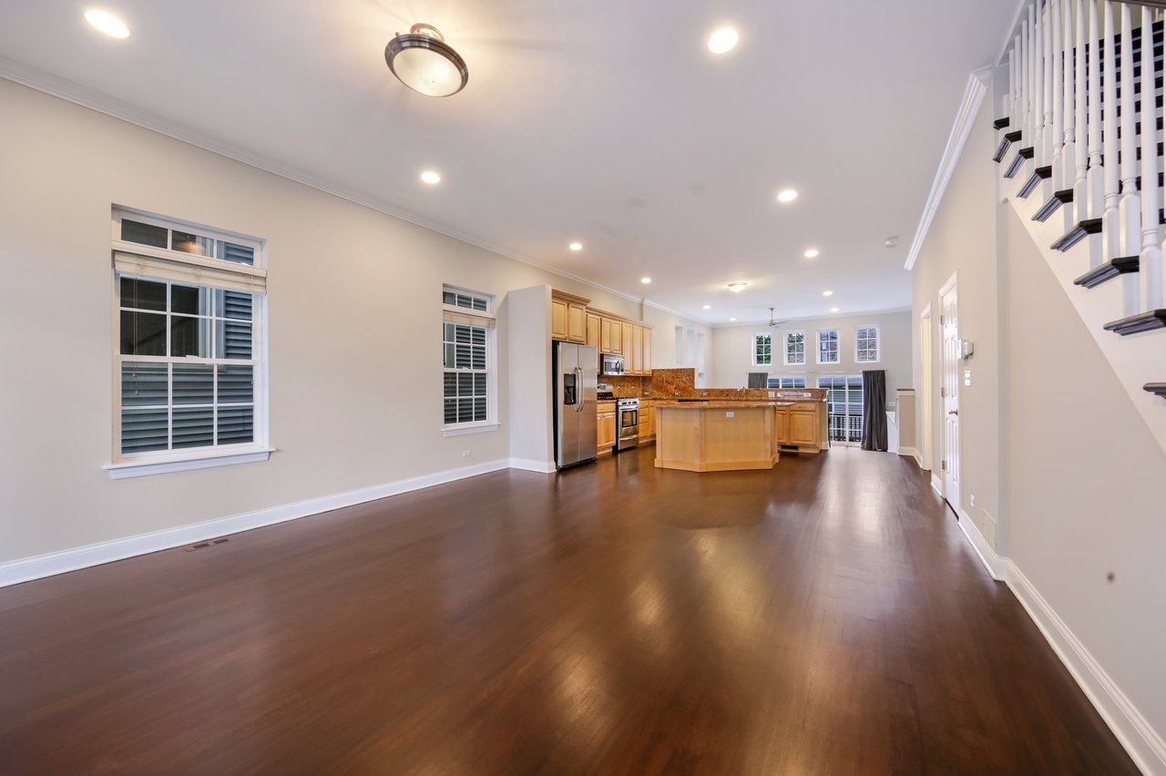 Exceptional Residence Near the Chicago River