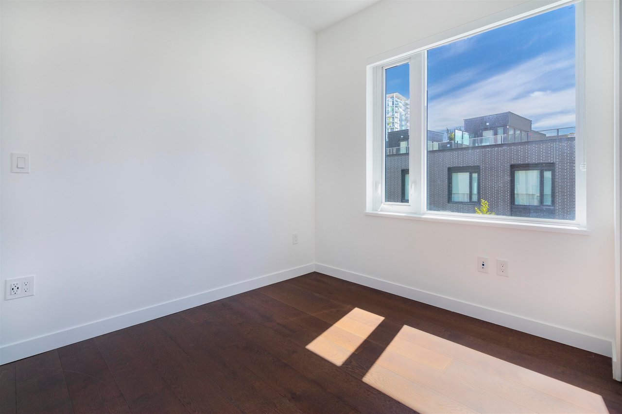 207-5681 Birney Ave