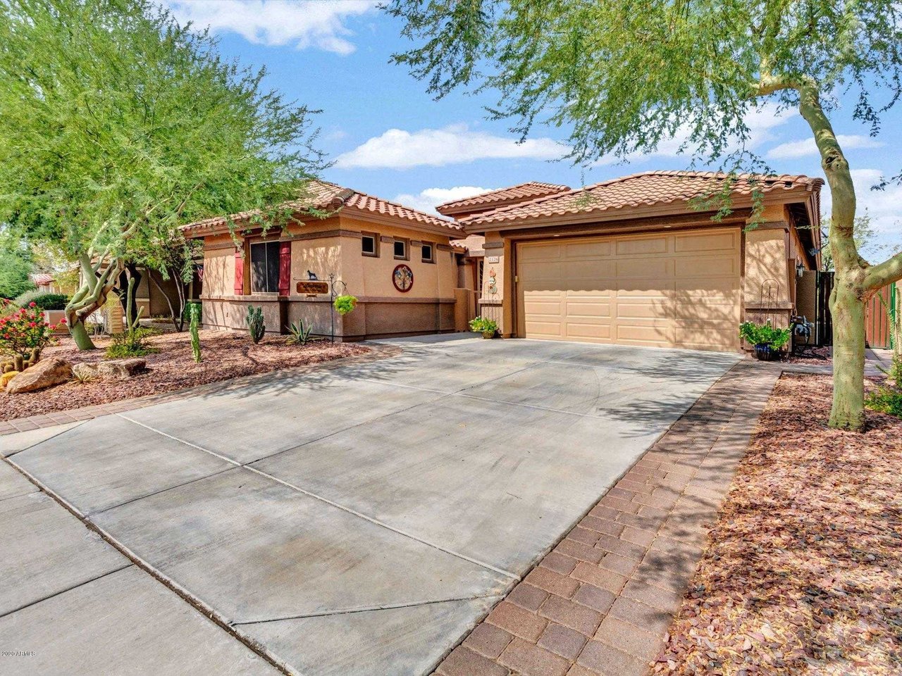 2128 W Clearview Trail