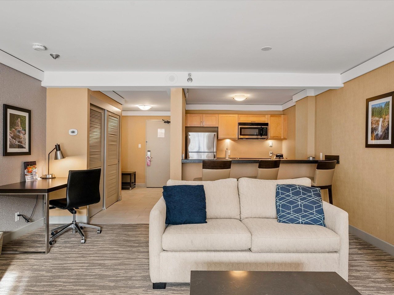502/504-4050 Whistler Wy