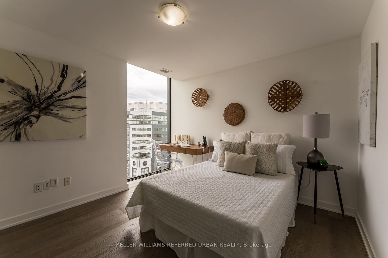 THOMPSON RESIDENCES 