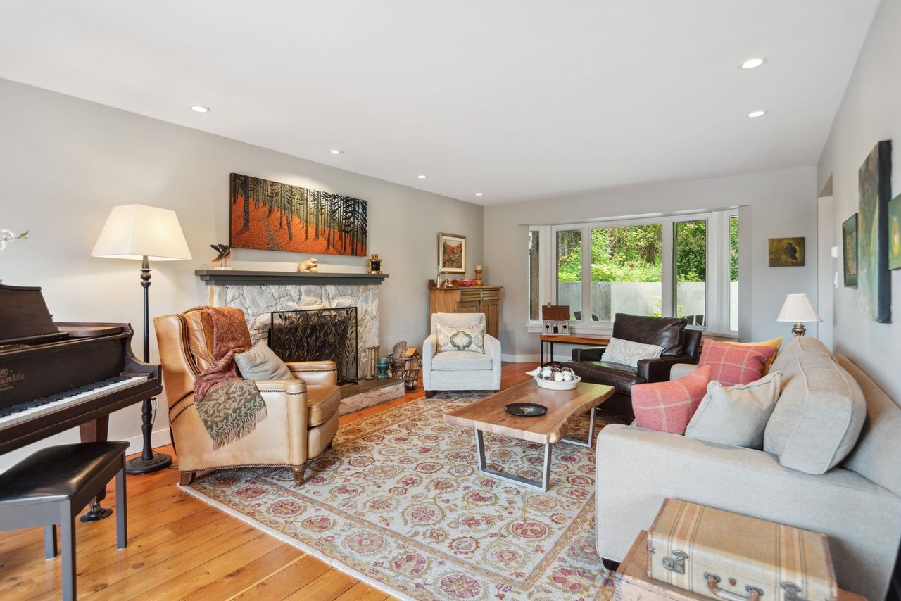 1253 Bracknell Cres