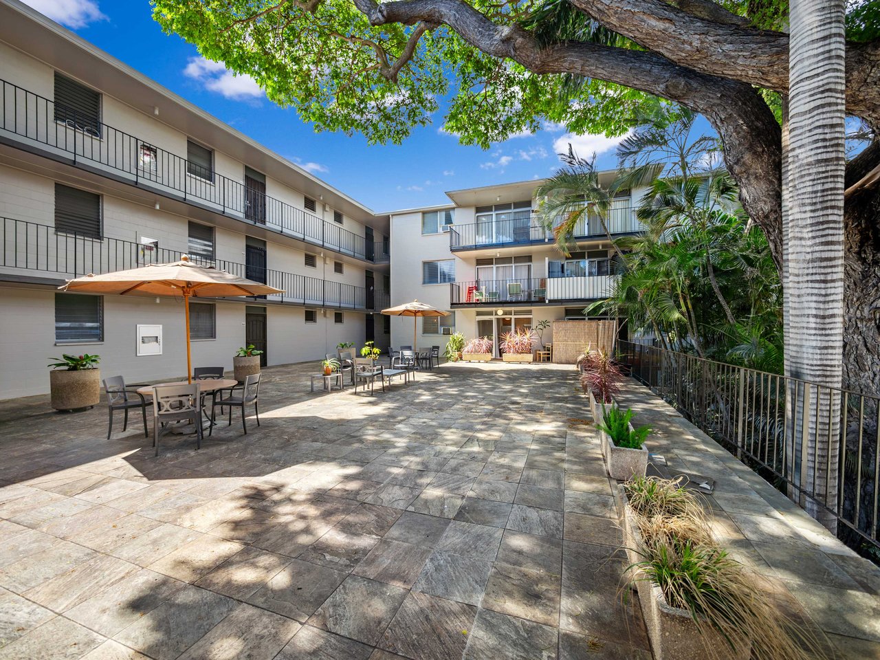 UH Manoa Condo