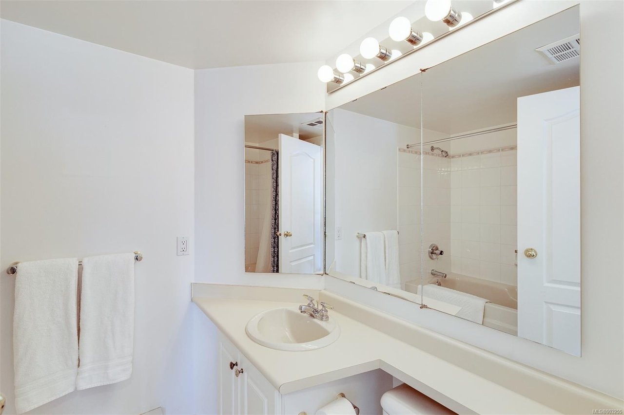 302-936 Fairfield Rd