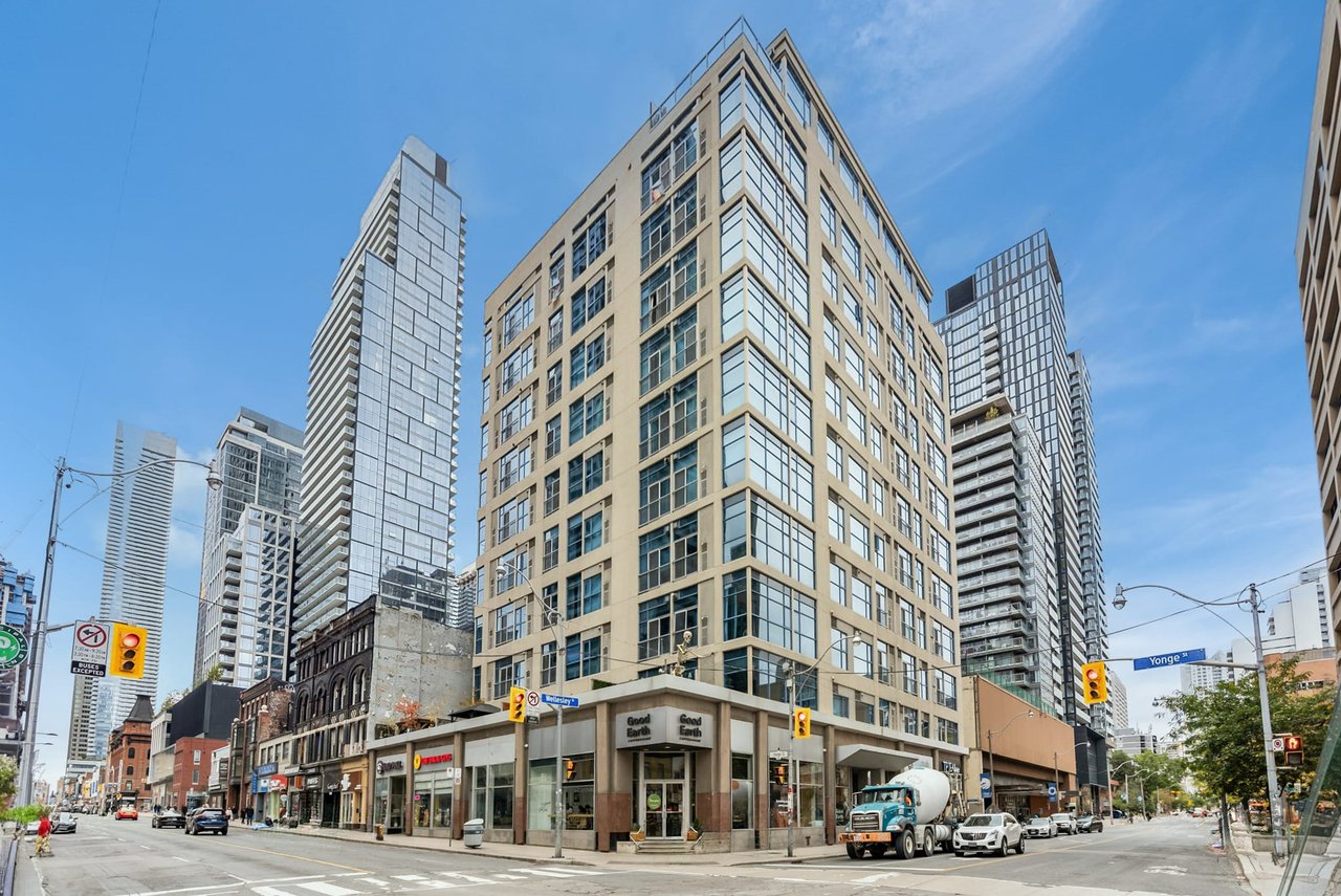 #203-8 Wellesley Street E
