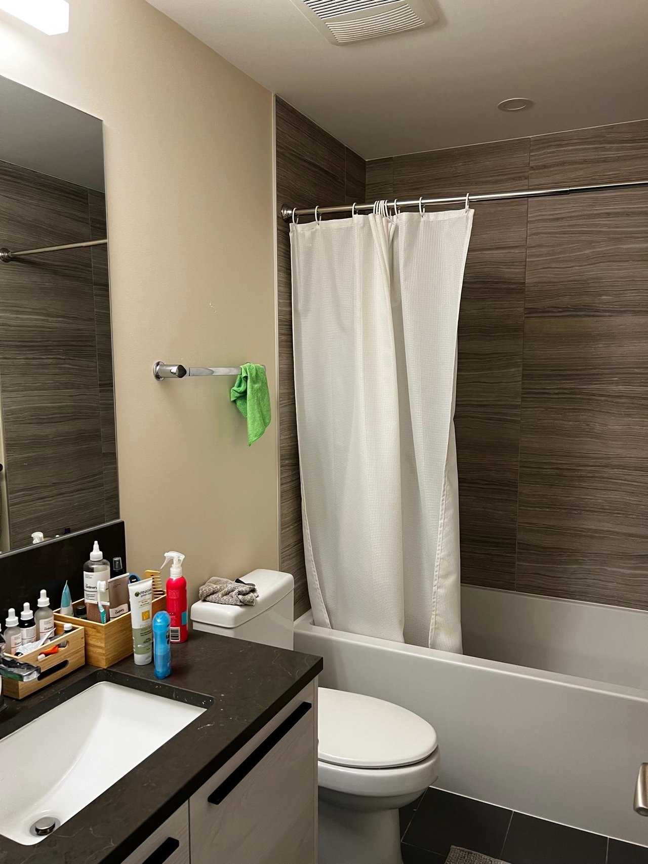 1108-6383 Mckay Ave