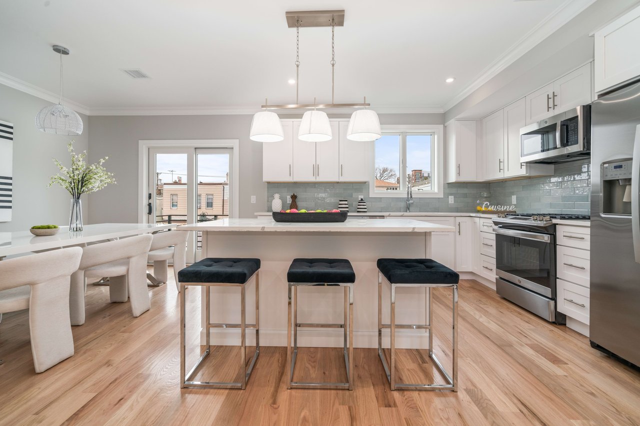 313 8th Street 1
