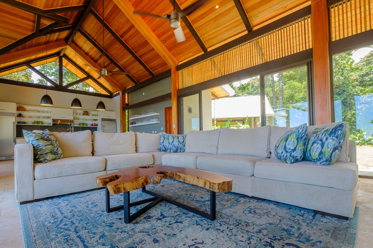 Luxury Infinity Pool Property, Uvita, Puntarenas