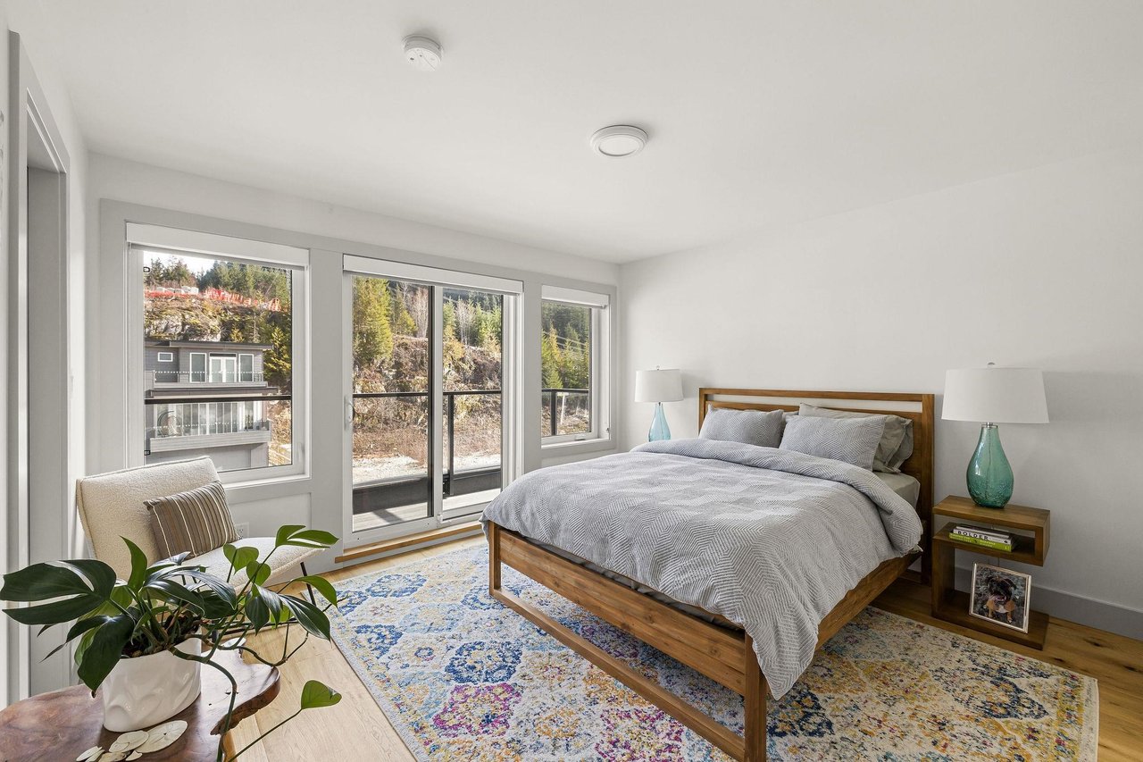 27-3385 Mamquam Rd