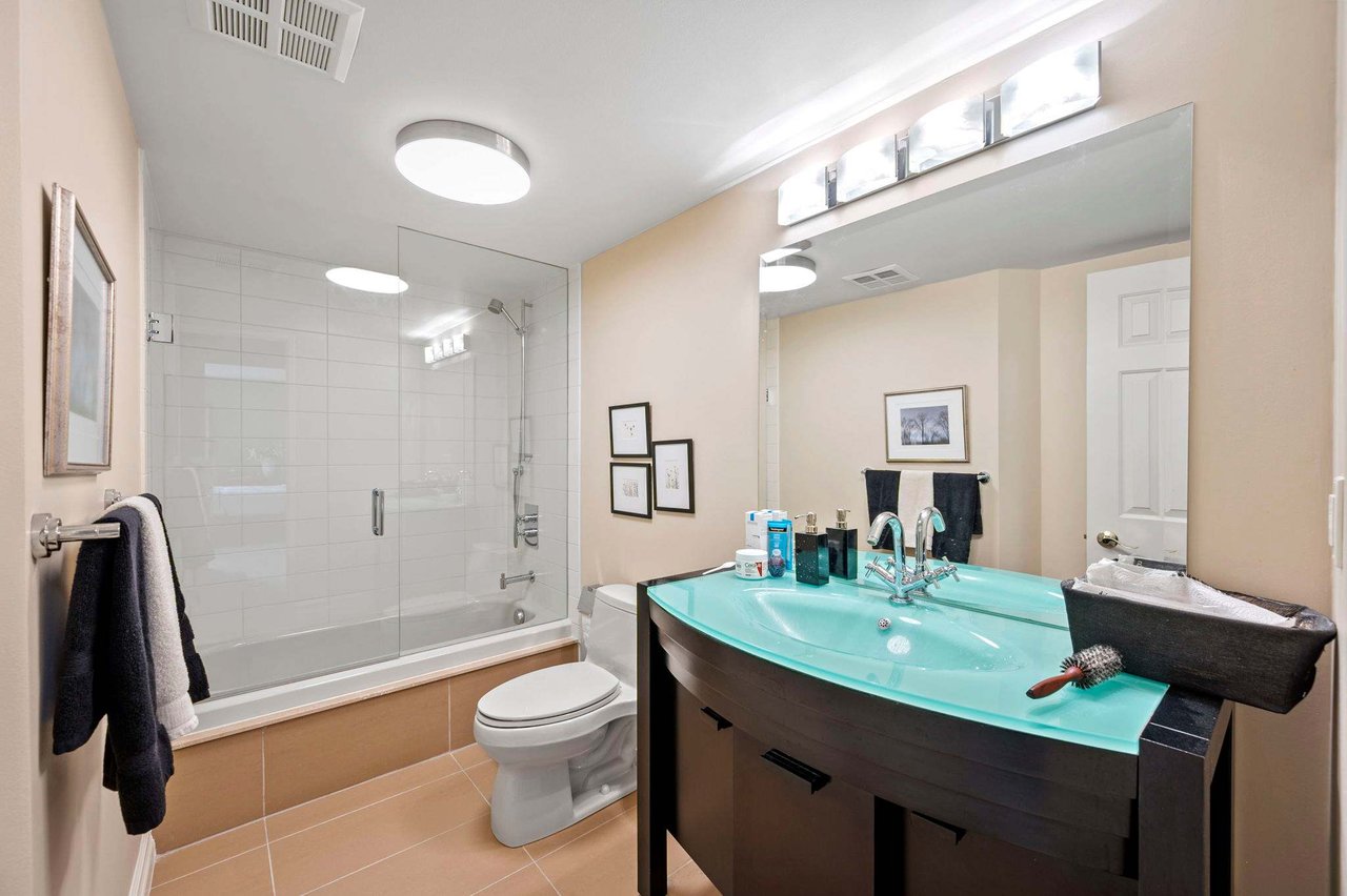 SOLD: Prestigious Manhattan Place Condominiums