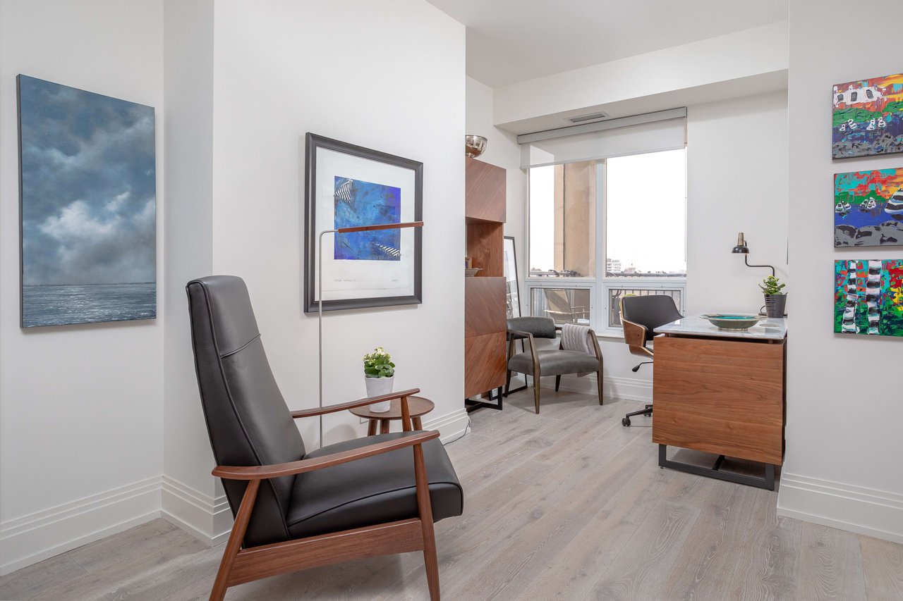 Yorkville Boutique Renovated Suite